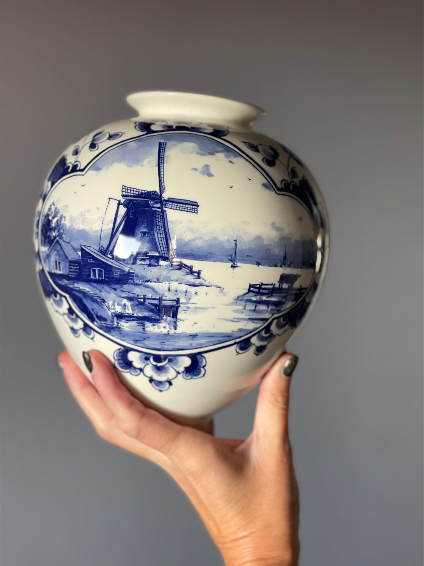 Bolvaas groot - vaas Delfts blauw- Molen - 20 cm